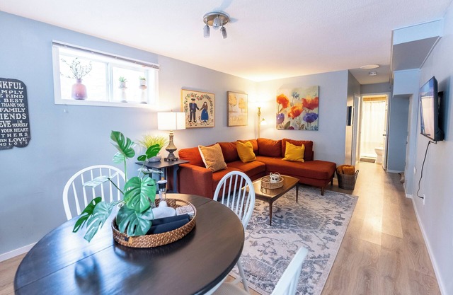 Stylish and Bright Pet Friendly Private Suite in Central Red Deer