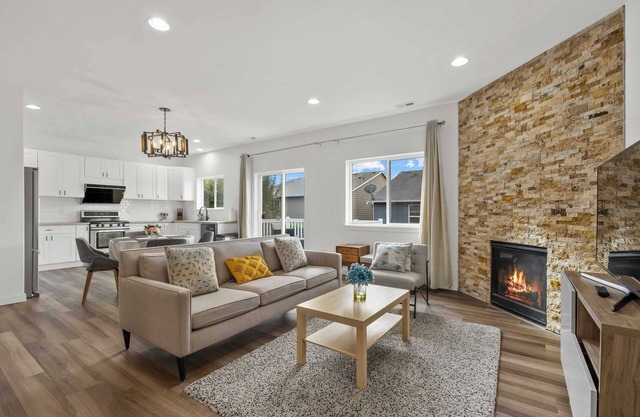 Stylish and Contemporary Retreat on 223rd Place SE - Perfect Getaway Spot #41847