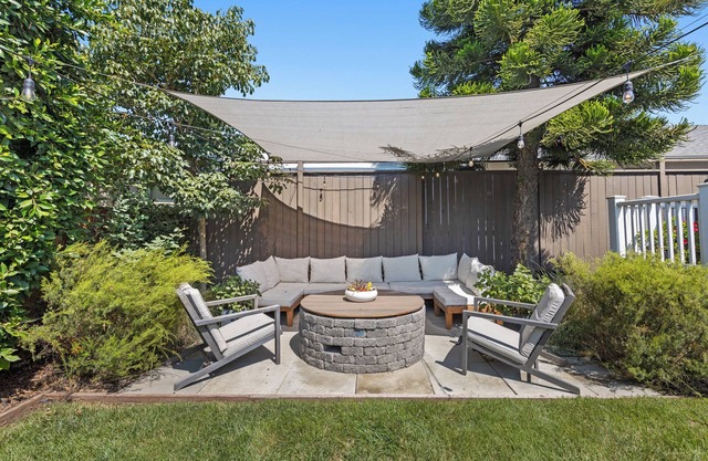 Stylish and Spacious Historic South Park Gem W/Hot Tub