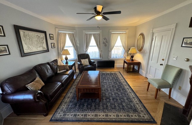 Stylish Berkshire Apartment conveniently located in the center of town
