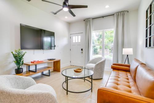 Stylish Brownsville Stay Coastal Day Trips!