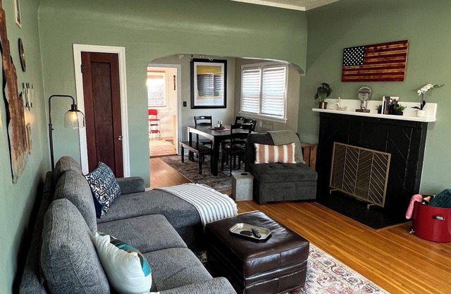 Stylish Bungalow in historic Normal Hill
