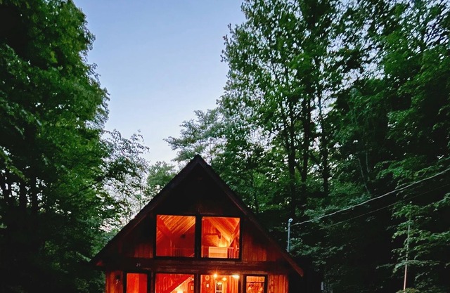 Stylish Cabin in the Catskills Forest... with Lake Access!