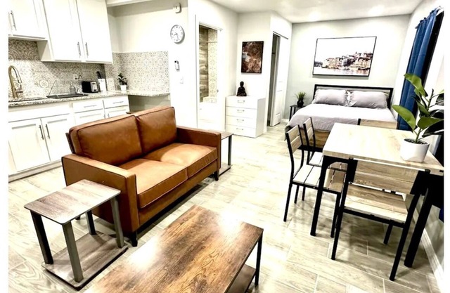 Stylish Central El Paso Studio