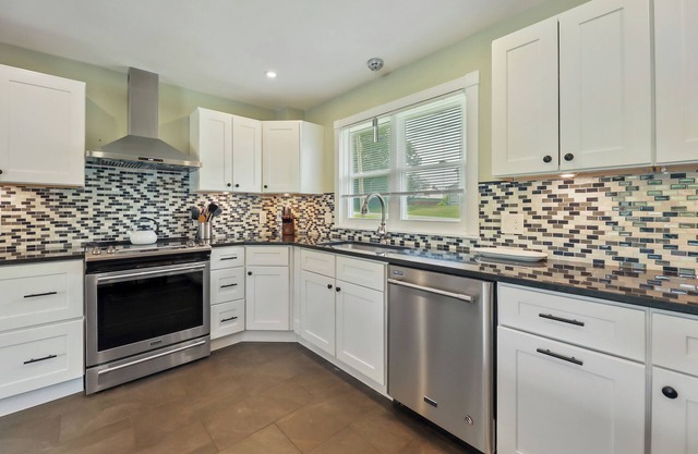 Stylish, Centrally Located Berkshires Home-Base