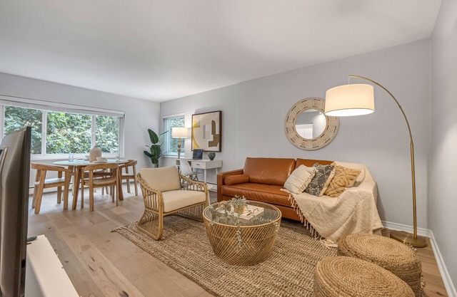 Stylish Chic Condo + Free Parking, Convention Ctr!