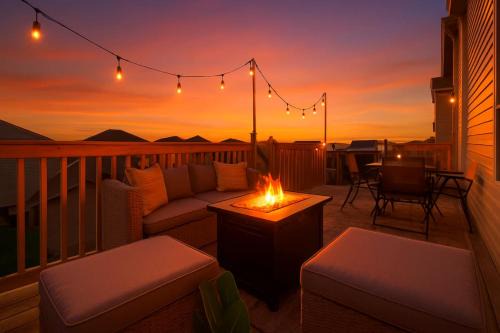 Stylish Chic Home - King Bed - Free Parking & Netflix - Fast Wi-Fi - Long Stays Welcome