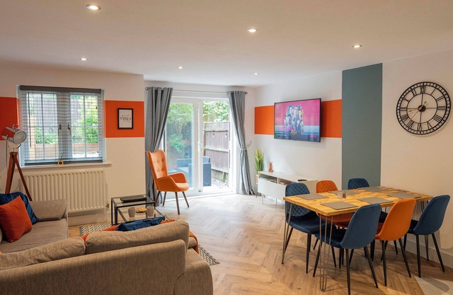 Stylish, City Centre 3-bed House With Parking