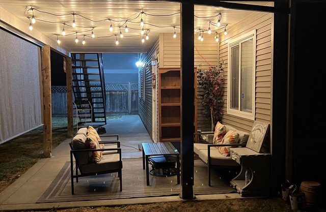 Stylish, clean and adorable 2 bedroom suite!