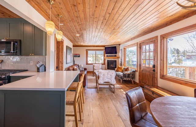 Stylish Comfort In Grand County!