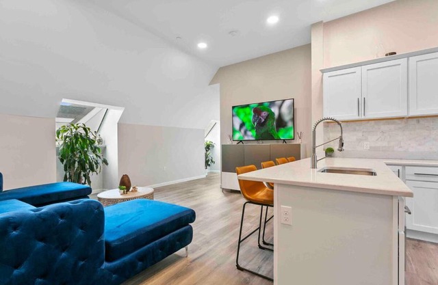 Stylish Comfort Wooster Square Yale Wi-Fi
