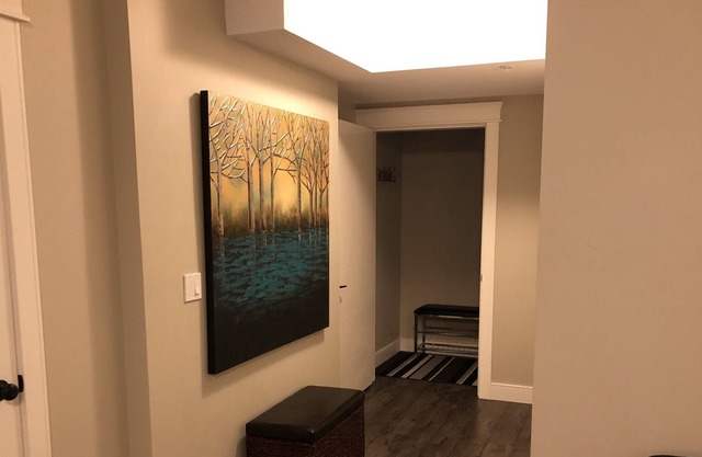 Stylish, comfortable studio near the river