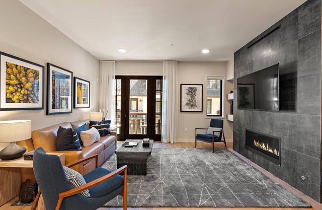 Stylish Condo|Best view of Plaza, Golf Course and Lake