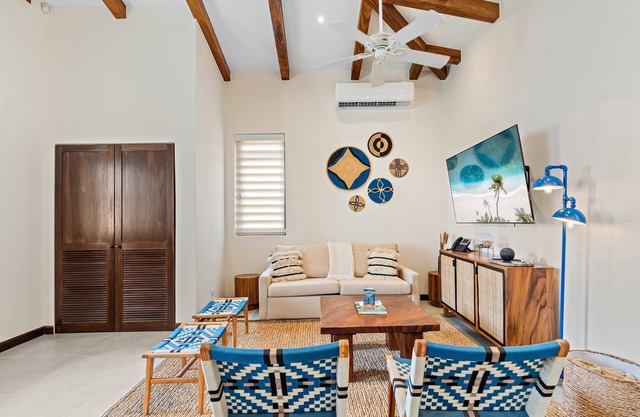 Luxe 2-BD Condo, Beach Club Included!