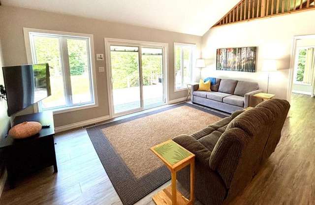 Stylish Cottage Near Lake Huron With Hot Tub