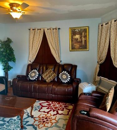 Stylish, Cozy 2BR Private Apt, 2nd Floor, Scenic View, Well-Appointed, Near Providence, MA, RI Line, I-95 Access