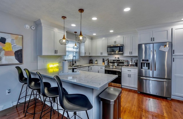 ⭐️Stylish & Cozy Ranch⭐️ Patio, Fenced Back Yard, Fire 🔥Pit-all the essentials!