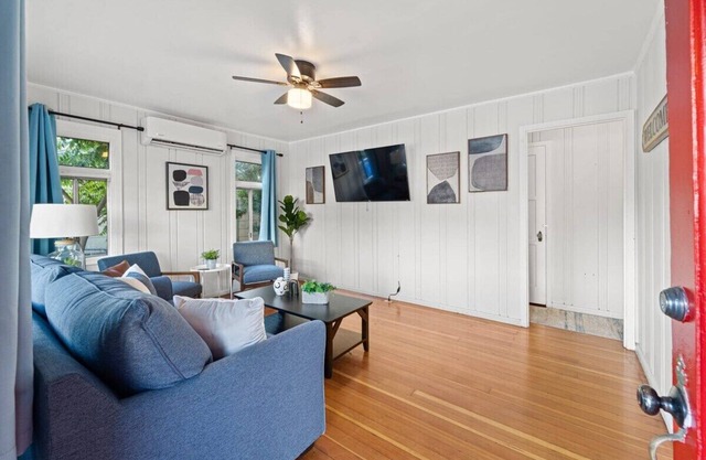 Stylish Craftsman Prime San Diego Location