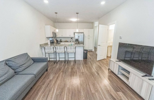 Stylish Dockside Townhome near Lake Hartwell