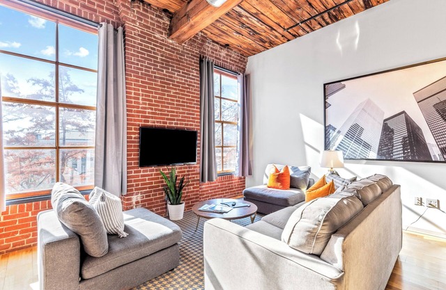 Stylish Downtown St. Louis Loft on Washington Ave – Prime Location!