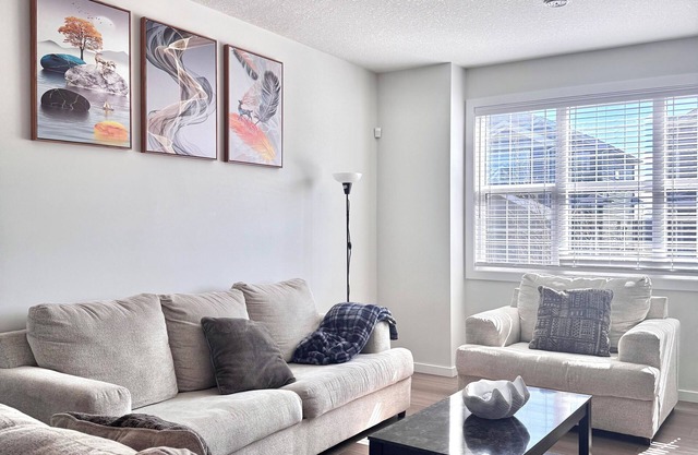 Stylish Family Friendly 3 Bedroom Home near WEM With A/C