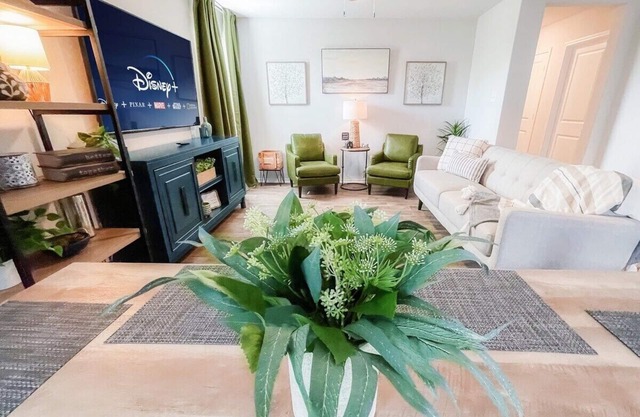 Stylish Family Home Near Lackland POOL!