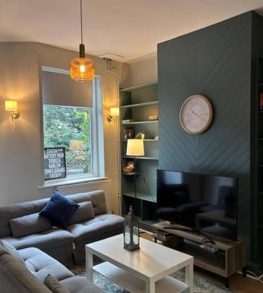 Stylish Four-Bed Haven Near Greenwich