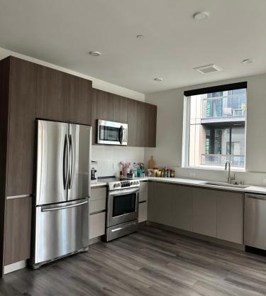 Stylish Fully Furnished Downtown Retreat