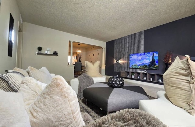 Stylish Galleria Condo |2BR | 2BA |