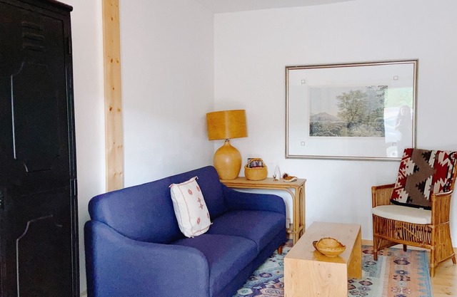 Stylish Garage Apt. Self-Check in - Marin Hiking!