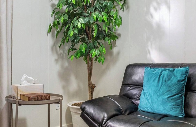 Stylish Gem - 2BR w Office and Secure Entry