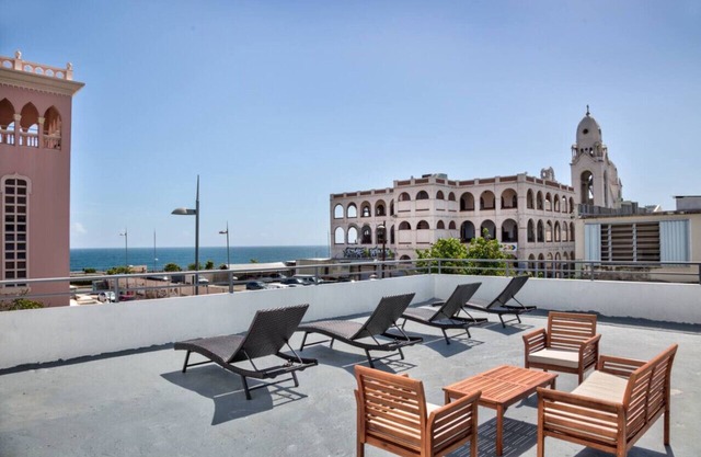 Stylish Haven,Steps to Beach and Vibrant Nightlife