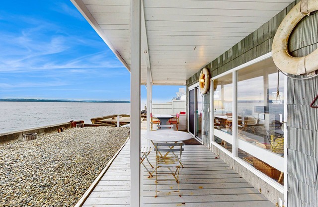 Stilvolles und privates Haus am Meer mit einfachem Zugang zum Strand, kostenlosem WLAN und Aussicht!