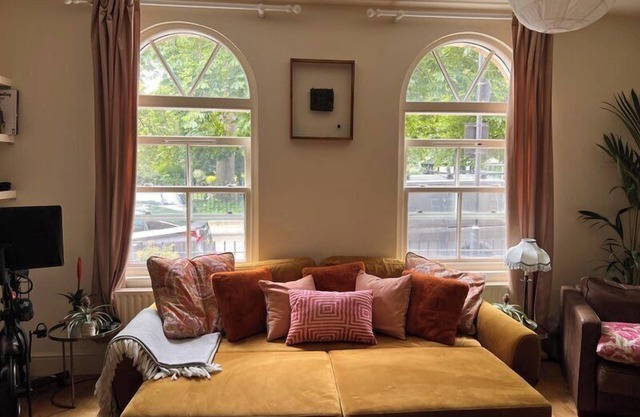 Stylish & Homely 1BD Flat, 1min to Clapton Sqaure!