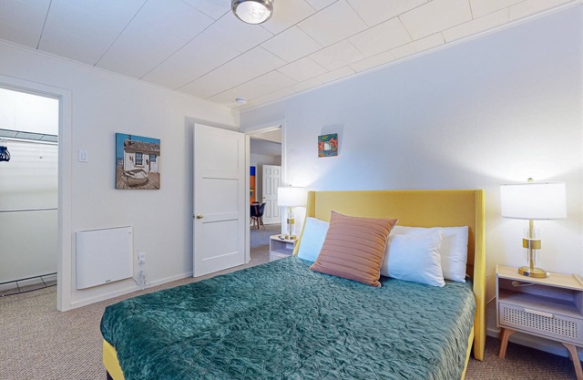 Stylish hotel suite just steps away from Downtown Port Townsend
