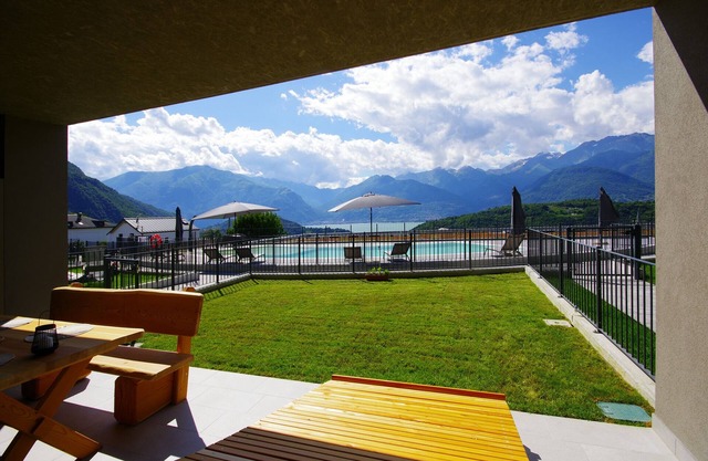 Stylish lake view apartment with Lake View - Ivan Opas Colico