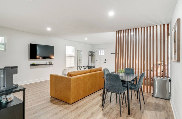 Stylish Lakeland Studio w/ Workspace