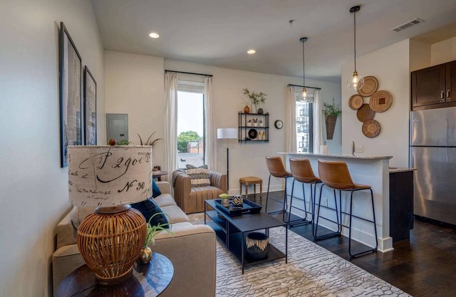 Stylish Loft Near Centennial Park!