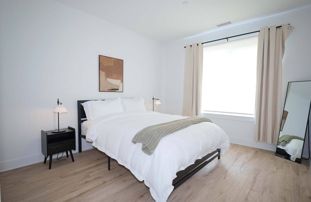 Stylish Luxe 1BR - Easy Access to NYC