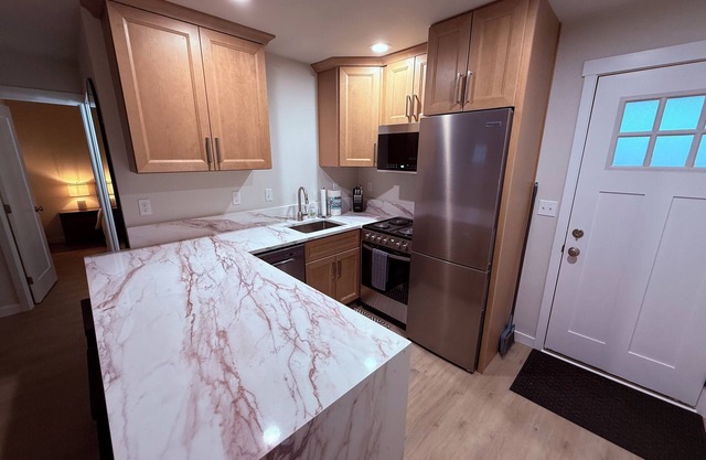 Stylish Mid-Term Rental for Traveling Professional