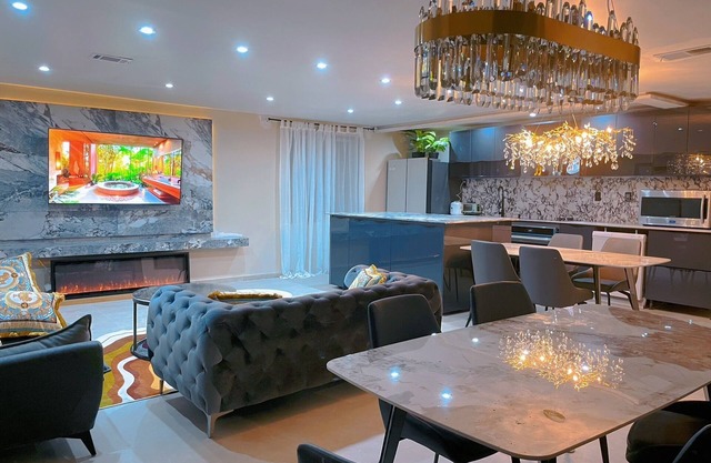 Stylish Modern House in Orlando – Peaceful Neighborhood, 5 Min to Universal