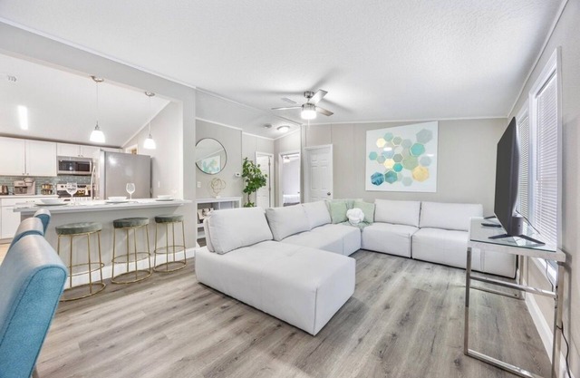 Stylish & Modern Retreat Near Jacksonville Beach!