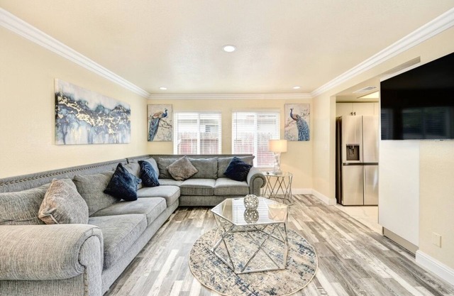Stylish & Modern Sacramento Getaway Near Downtown!