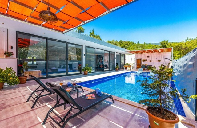 Stylish New 2 Bedroom Villa with Secluded Pool, Islamlar
