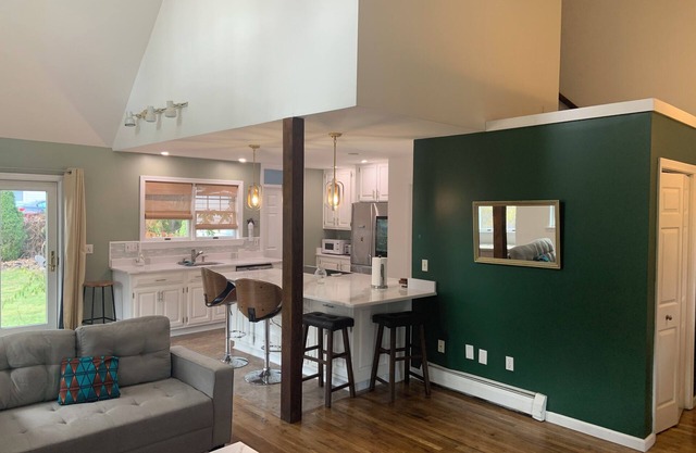 Stylish & Newly Renovated Home – Prime Location!