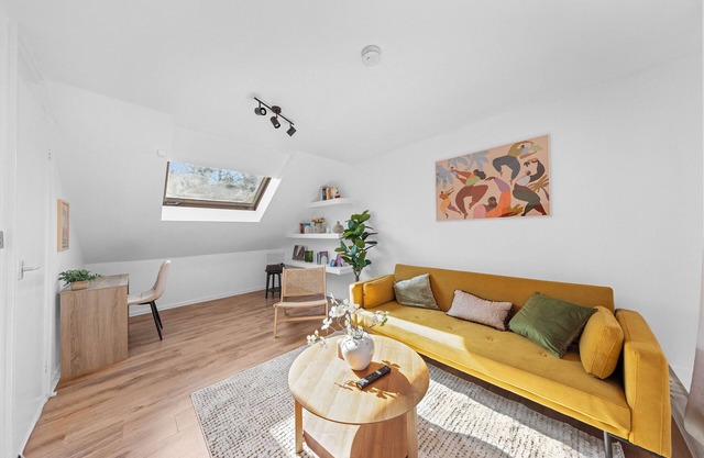 Stylish Nunhead Flat with Private Balcony