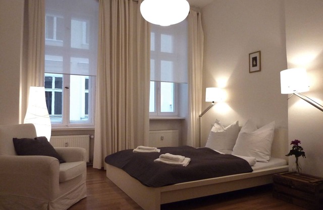 Stylish old apartment in a prestigious Wilhelminian style property in Schöneberg.