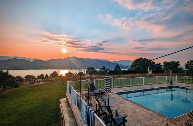 Stylish Osoyoos Lakeview Oasis w/ Private Pool, Game room, Sunroom!
