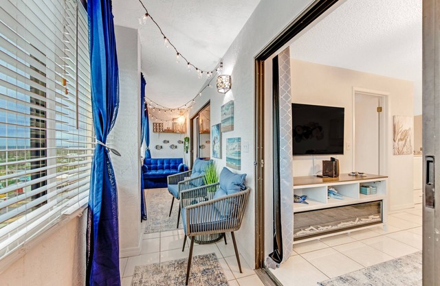 Ormond BeachFL Penthouse Condo Oceanfront Bldg- Beach gear, pool, parking, views