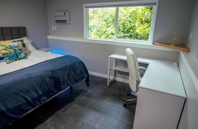 Stylish Remodeled 2BR Retreat - Near Seattle - Peaceful, Clean, & Modern
